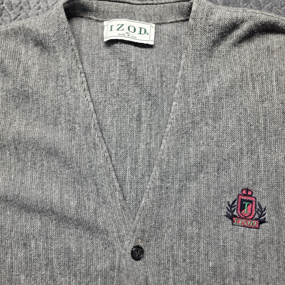 Vintage IZOD Men's XL‎ Gray Knit Cardigan Sweater Made in USA Acrylic Crest Logo
